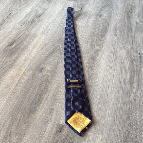 🏴 Donald Trump Elegant Navy Blue Patterned Tie - Picture 6 of 8
